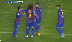 Carles Puyol riprende i compagni (foto dalla rete)