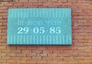 La targa in ricordo della tragedia dell'Heysel