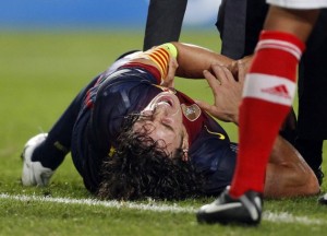 Carles Puyol, sofferente al braccio (foto dalla rete)