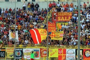 Il tifo del Catanzaro (foto cn24.it)