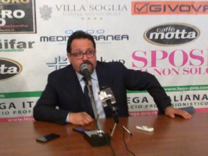 Ds della Nocerina Gigi Pavarese (Miccio/TuttoCalciatori)