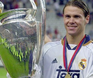 Fernando Redondo con la Coppa Campioni del 2000  (foto  www.tikiytaka.com)