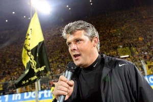 Nobby Dickel, speaker del Westfalenstadion  (fonte fotowww.ruhrnachrichten.de)