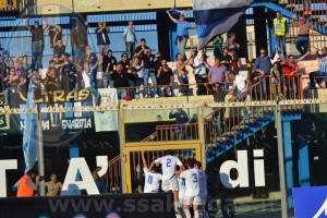 L'esultanza dei calciatori dell'Akragas in quel di Catanzaro