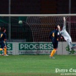 E la palla gonfia la rete. Benevento in vantaggio