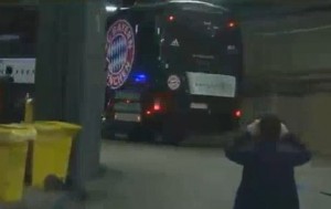 Javi Martinez abbandonato