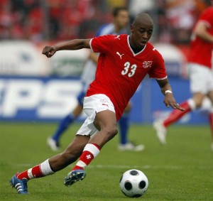 Gelson Fernades in azione con la casacca della nazionale Svizzera (foto della rete)
