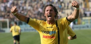 Un'esultanza di Matteo Ardemagni, nuovo centravanti del Chievo Verona (foto della rete)
